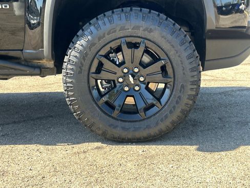 Used 2021 Chevrolet Colorado ZR2 w/ ZR2 Midnight Special Edition image 33