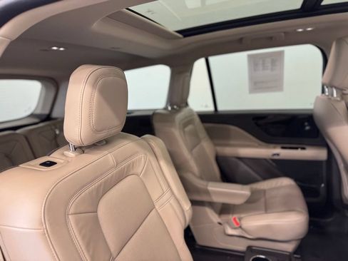 Used 2022 Lincoln Aviator Reserve w/ Elements Package Plus AWD/4WD image 31