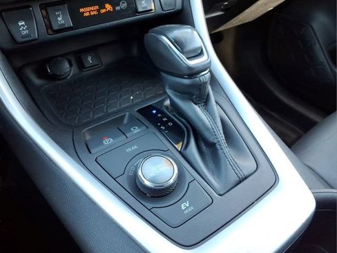 Used 2022 Toyota RAV4 XSE w/ XSE Grade Weather Package AWD/4WD image 22