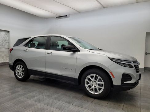 Used 2022 Chevrolet Equinox LS image 11