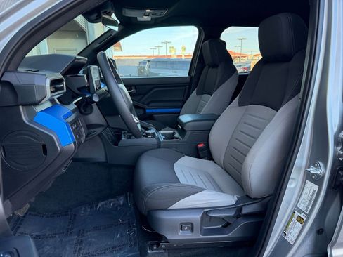 Used 2025 Toyota Tacoma TRD Off-Road image 24