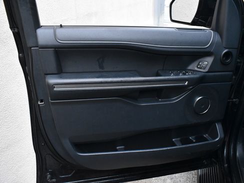 Used 2024 Ford Expedition XLT image 23