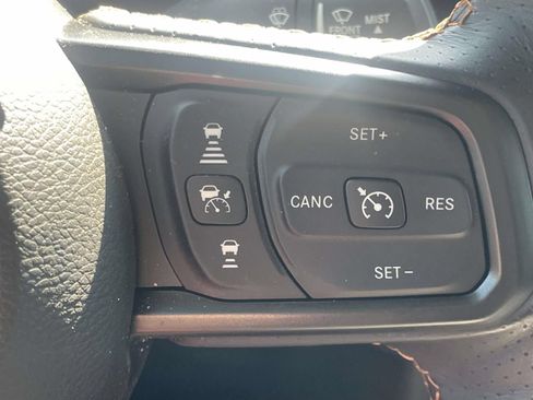 Used 2024 Jeep Gladiator Mojave w/ Convenience Group AWD/4WD image 23