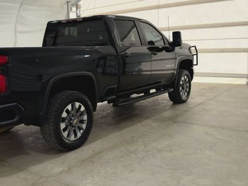 Used 2024 Chevrolet Silverado 2500 Custom w/ Custom Value Package AWD/4WD image 4
