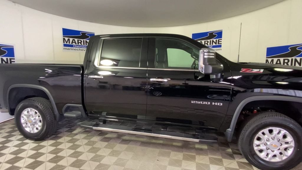 Used 2024 Chevrolet Silverado 2500 LTZ w/ LTZ Convenience Package AWD/4WD image 3