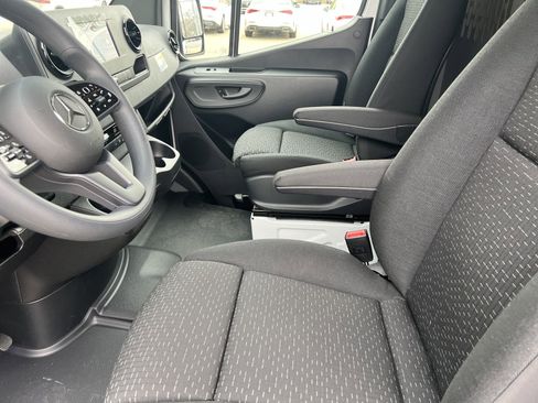 New 2024 Mercedes-Benz Sprinter 2500 image 27
