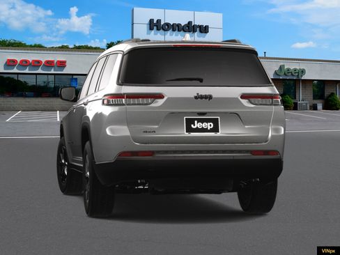 New 2025 Jeep Grand Cherokee L Altitude image 13