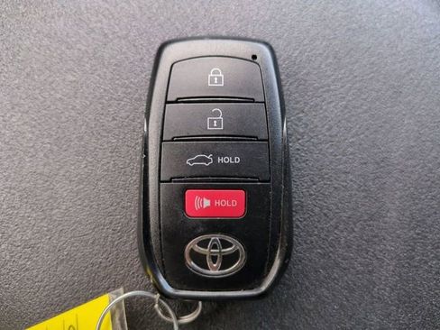 Used 2025 Toyota Camry SE image 26