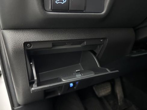 Used 2021 Toyota Highlander XLE AWD/4WD image 26