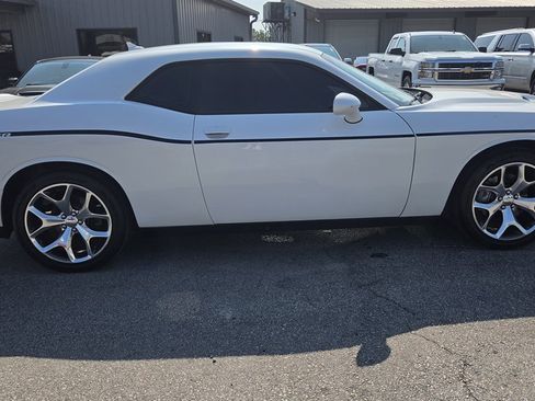 Used 2016 Dodge Challenger SXT Plus RWD image 4