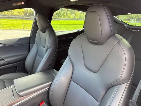 Used 2024 Tesla Model X image 44