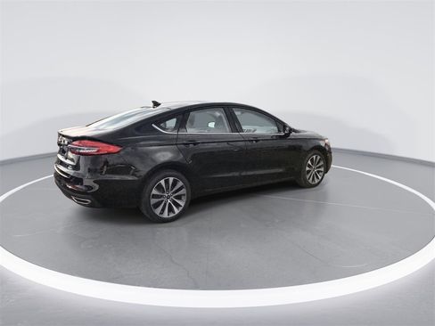 Used 2020 Ford Fusion SE image 8