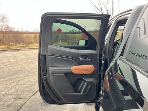 Used 2025 GMC Canyon AT4 w/ Nightfall Edition AWD/4WD image 35