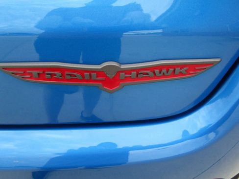 Used 2022 Jeep Compass Trailhawk w/ Sun and Sound Group AWD/4WD image 13
