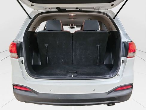 Used 2016 Kia Sorento LX w/ LX Convenience Package image 21