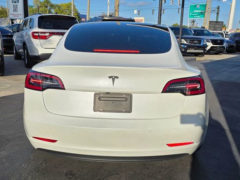 Used 2021 Tesla Model 3 Standard Range Plus RWD image 5