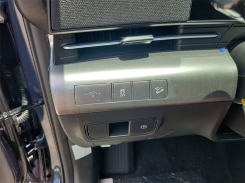 Used 2025 Hyundai Kona SEL image 11