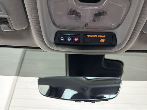 Used 2022 Chevrolet Bolt EUV Premier w/ Launch Edition image 27