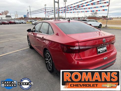 Used 2025 Volkswagen Jetta SE image 5