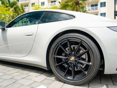 Used 2021 Porsche 911 Carrera 4 image 17