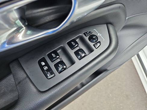 Used 2022 Volvo XC90 T5 Momentum image 28