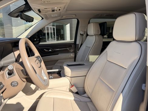 Used 2021 GMC Yukon Denali w/ Denali Ultimate Package image 12