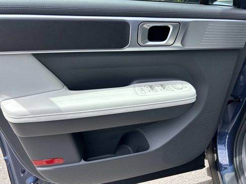 Certified 2025 Hyundai Santa Fe SEL FWD image 17