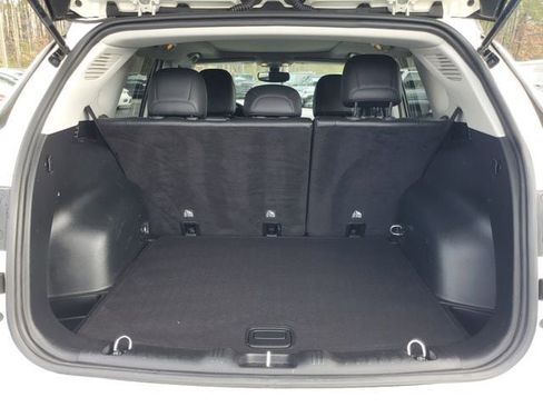 Certified 2018 Jeep Compass Limited w/ Navigation Group image 9