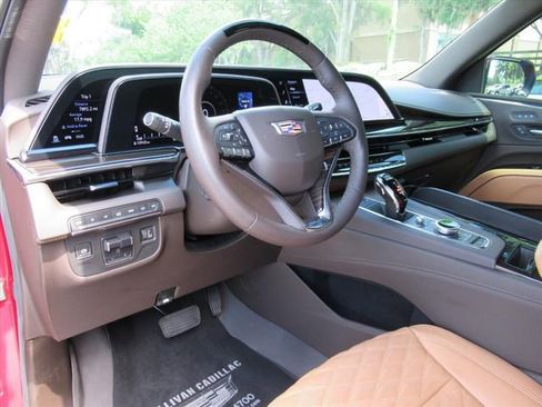 Certified 2024 Cadillac Escalade Sport w/ LPO, ONYX Package AWD/4WD image 20
