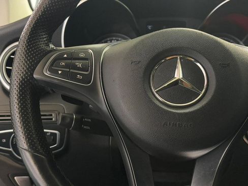 Used 2019 Mercedes-Benz GLC 300 4MATIC image 27