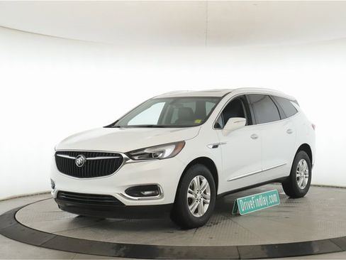 Used 2019 Buick Enclave Essence image 10