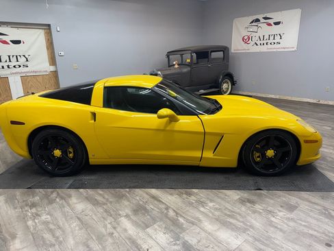 Used 2007 Chevrolet Corvette Coupe w/ Preferred Equipment Group RWD image 11