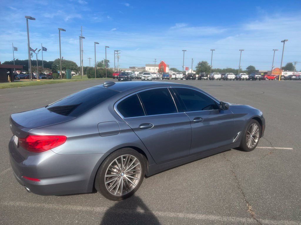 Used 2019 BMW 530i xDrive w/ Luxury Package AWD/4WD image 3