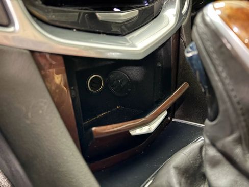 Used 2014 Cadillac SRX Premium image 43