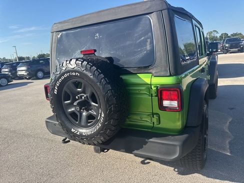 Used 2018 Jeep Wrangler Unlimited Sport image 3