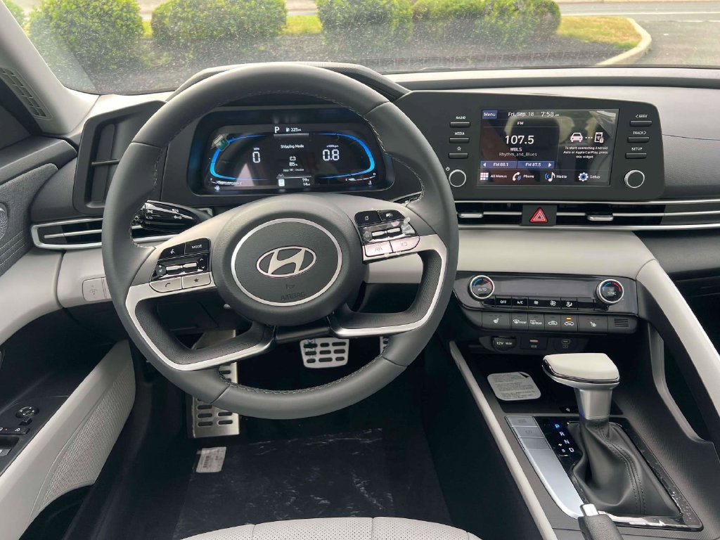 New 2026 Hyundai Elantra SEL Sport FWD image 10