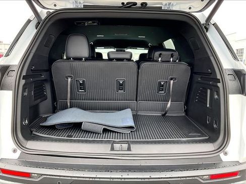 New 2026 Chevrolet Traverse LT w/ Driver Confidence Package image 15