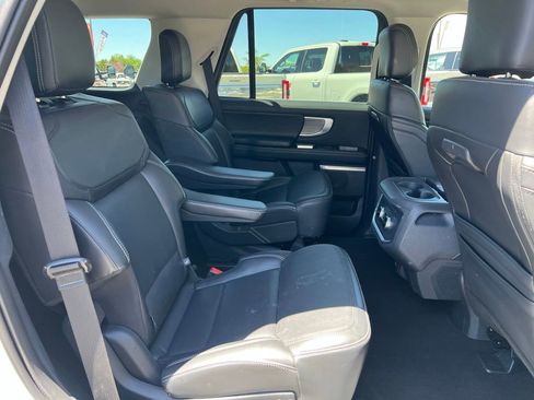 Used 2025 Ford Expedition Platinum AWD/4WD image 24