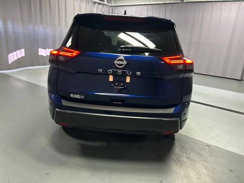 Used 2025 Nissan Rogue SV FWD image 6