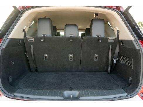 Used 2023 Nissan Pathfinder SL FWD image 16