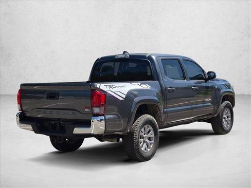Used 2018 Toyota Tacoma SR5 RWD image 3