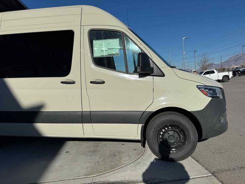 New 2025 Mercedes-Benz Sprinter 2500 image 10