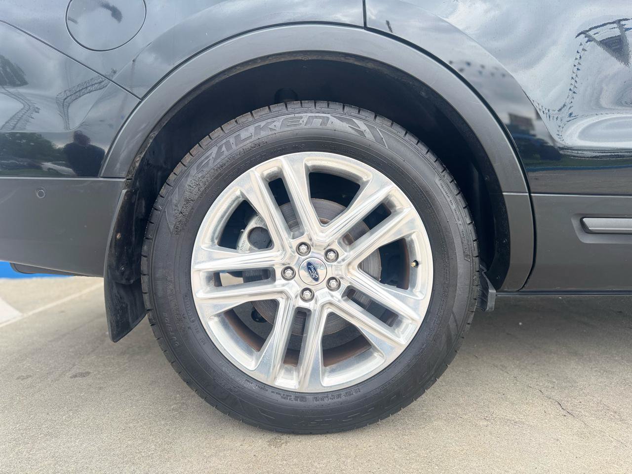 Used 2017 Ford Explorer Limited w/ Equipment Group 301A FWD image 26