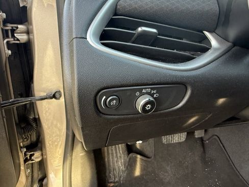 Used 2023 Chevrolet Malibu LT image 24