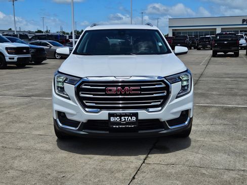 Used 2024 GMC Terrain SLT FWD image 9