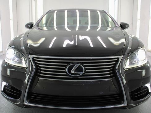 Used 2017 Lexus LS 460 w/ Comfort Package RWD image 27
