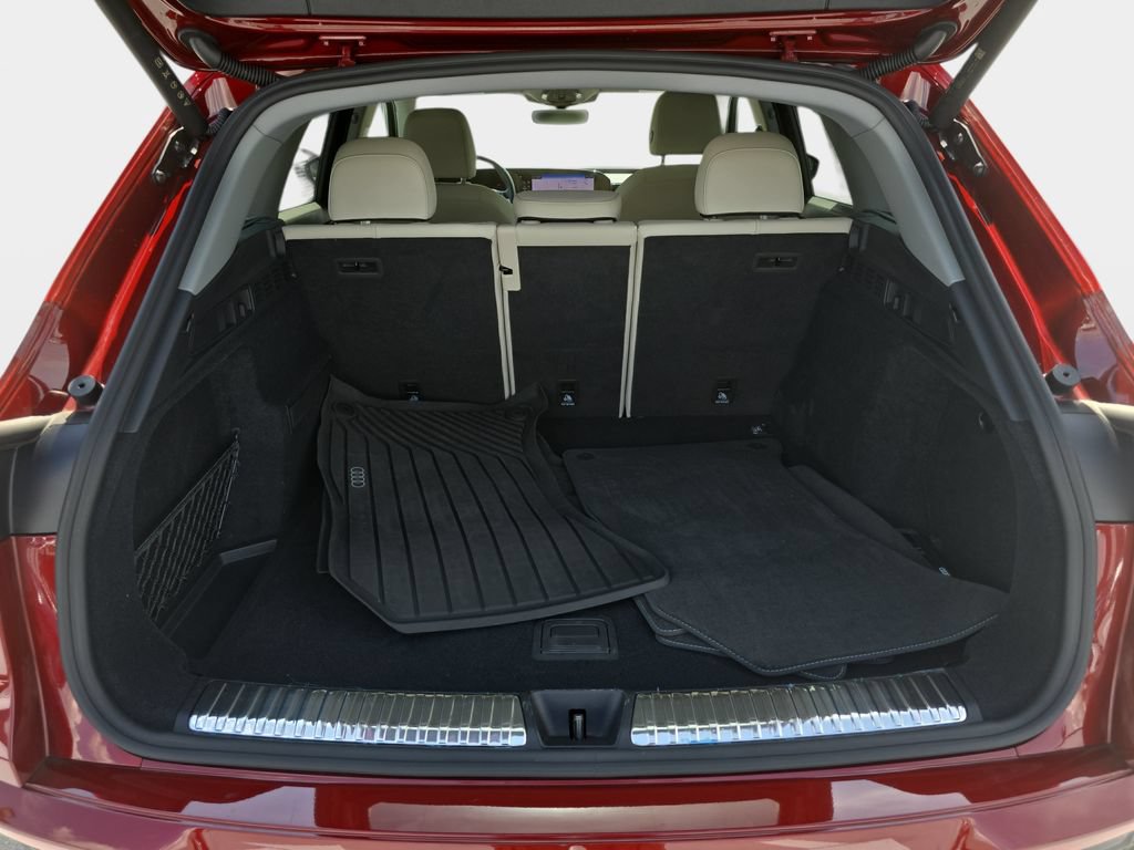 Certified 2025 Audi Q5 Premium w/ Convenience Package AWD/4WD image 11