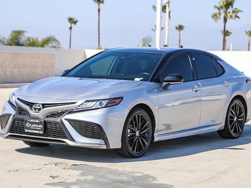 Used 2024 Toyota Camry XSE image 3