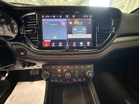 Used 2025 Dodge Durango GT AWD/4WD image 25