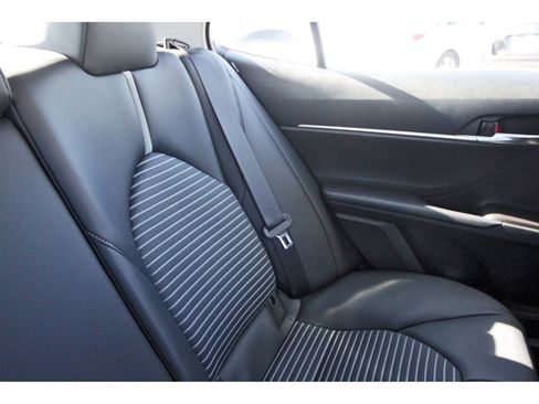 Used 2024 Toyota Camry SE image 15